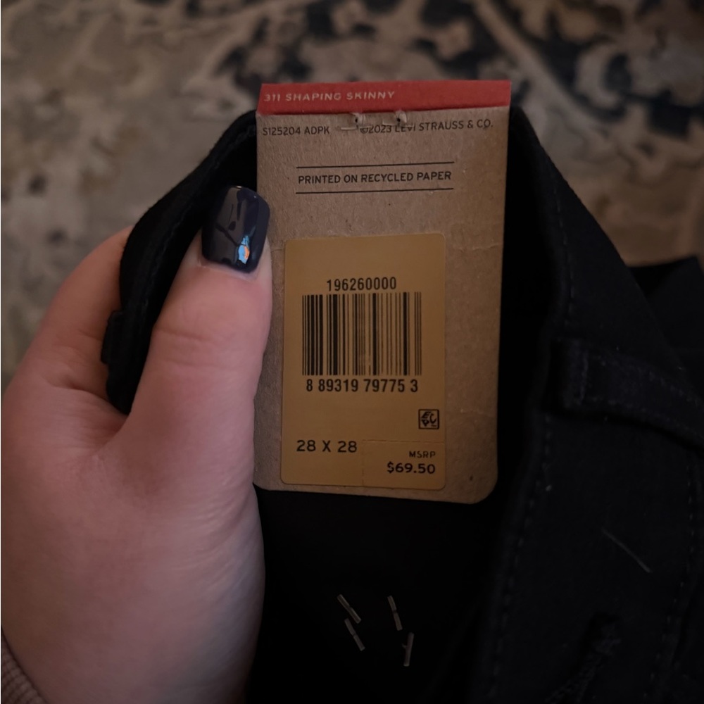 Levi's 311 Shaping Women's Black Skinny Jeans - Picture 5 of 6